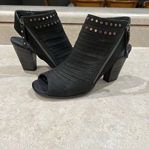 Paul Green Sydney Cayenne Studded Peep Toe Sandal